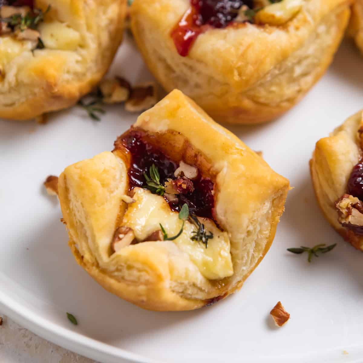 Recipe Puff Pastry Bites with Black Currant Preserves - Curedandcultivated